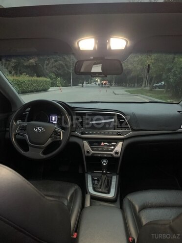 Hyundai Elantra 2015, 208,000 km - 1.6 л - Bakı