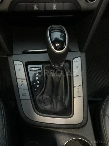 Hyundai Elantra 2015, 208,000 km - 1.6 л - Bakı