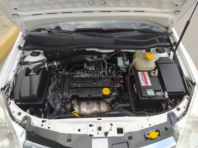Opel Astra 2010, 263,412 km - 1.4 l - Sumqayıt