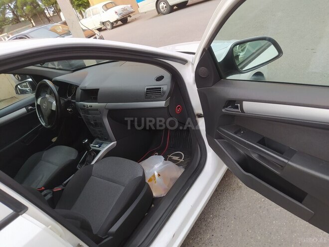 Opel Astra 2010, 263,412 km - 1.4 l - Sumqayıt