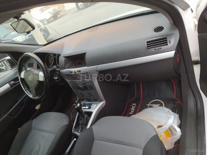 Opel Astra 2010, 263,412 km - 1.4 l - Sumqayıt