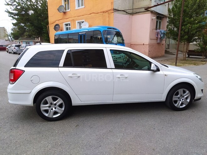 Opel Astra 2010, 263,412 km - 1.4 l - Sumqayıt