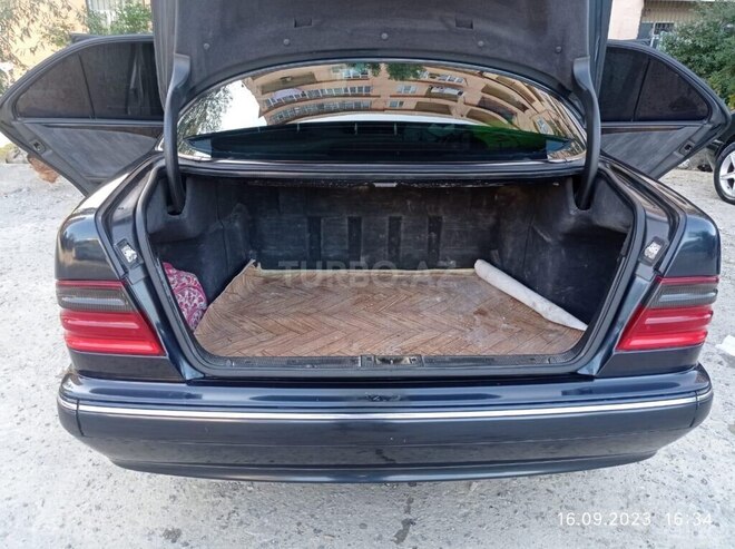 Mercedes E 220 2001, 449,000 km - 2.2 l - Bakı