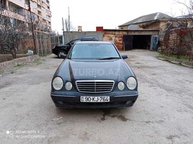 Mercedes E 220 2001, 449,000 km - 2.2 l - Bakı