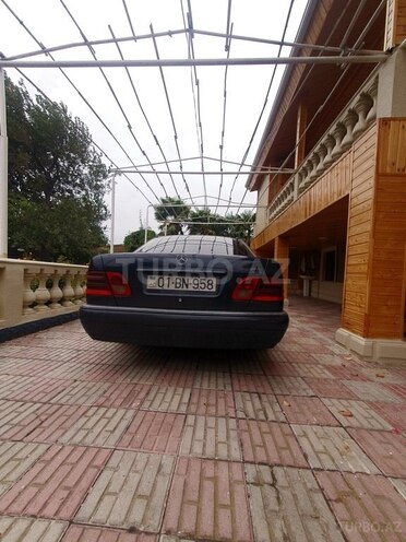 Mercedes E 220 1997, 470,000 km - 2.2 l - Bakı