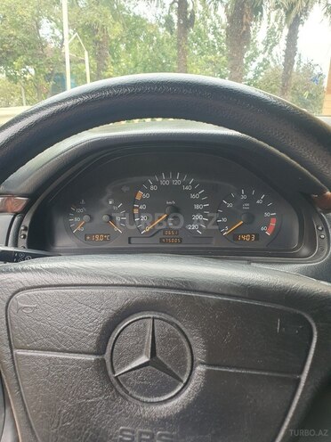 Mercedes E 220 1997, 470,000 km - 2.2 l - Bakı
