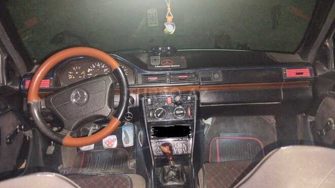 Mercedes E 200 1994, 214,000 km - 2.0 л - Zaqatala