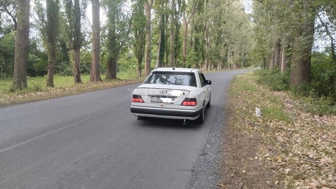 Mercedes E 200 1994, 214,000 km - 2.0 л - Zaqatala