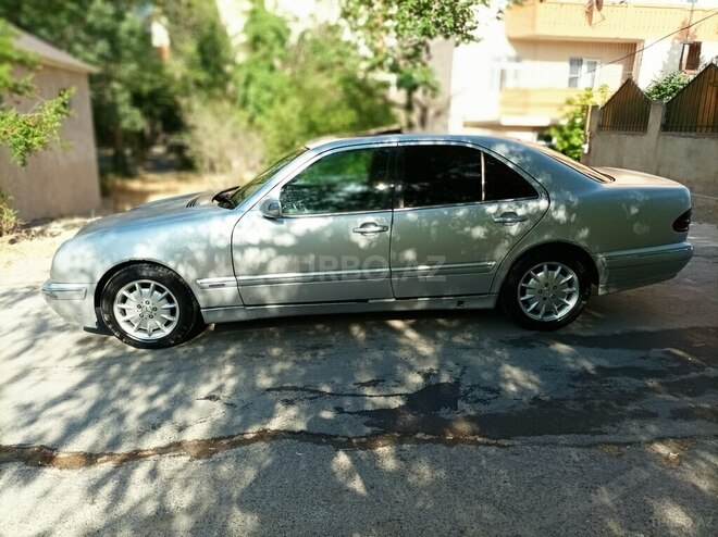 Mercedes E 220 2000, 700,000 km - 2.2 l - Bakı