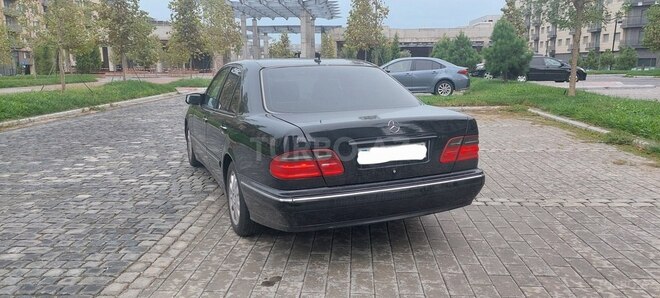Mercedes E 320 1999, 210,000 km - 3.2 l - Bakı