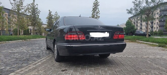 Mercedes E 320 1999, 210,000 km - 3.2 l - Bakı