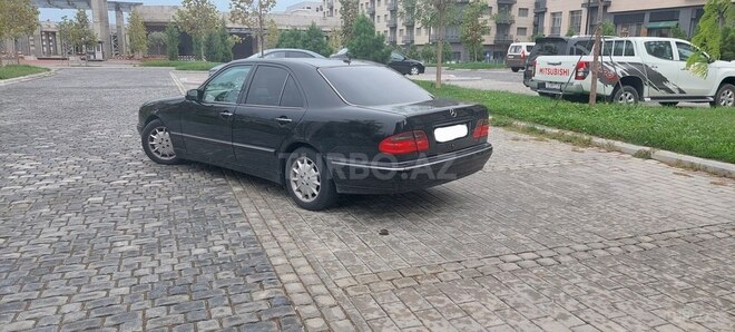 Mercedes E 320 1999, 210,000 km - 3.2 l - Bakı