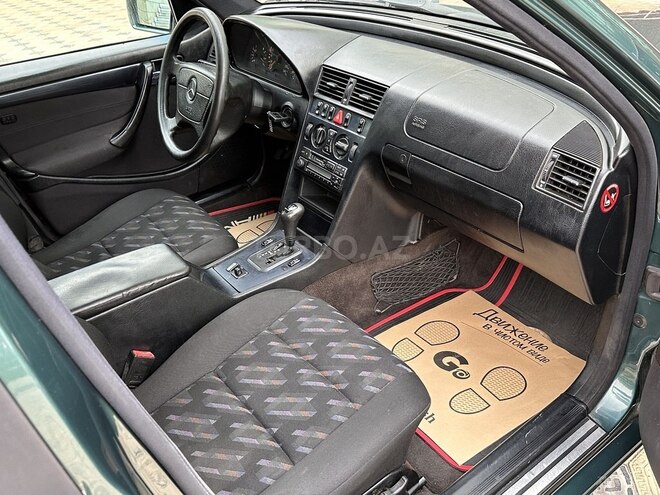 Mercedes C 200 1999, 324,000 km - 2.0 л - Gəncə
