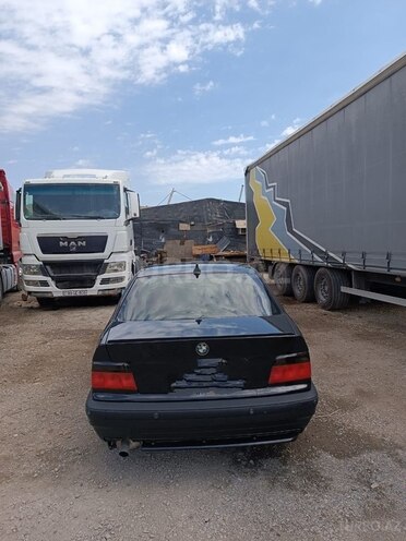 BMW 325 1994, 321,448 km - 2.5 l - Bakı