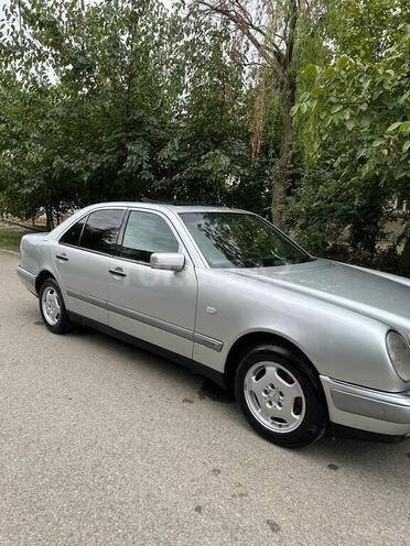 Mercedes E 240 1998, 304,000 km - 2.4 l - Gəncə