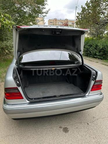 Mercedes E 240 1998, 304,000 km - 2.4 l - Gəncə