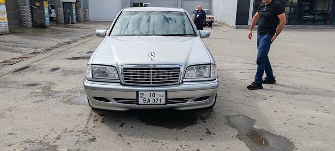 Mercedes C 240 2000, 267,347 km - 2.4 л - Sabirabad