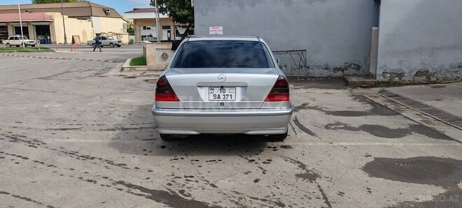 Mercedes C 240 2000, 267,347 km - 2.4 л - Sabirabad
