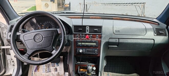 Mercedes C 240 2000, 267,347 km - 2.4 л - Sabirabad