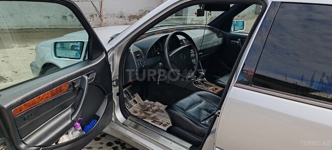 Mercedes C 240 2000, 267,347 km - 2.4 л - Sabirabad