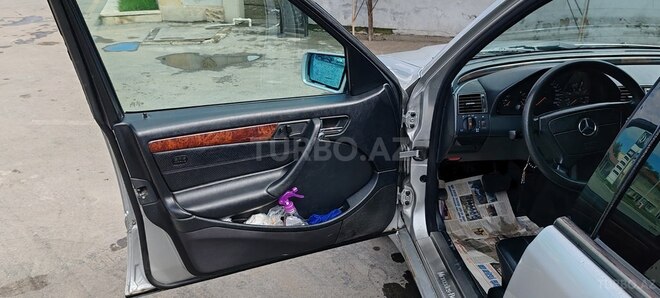 Mercedes C 240 2000, 267,347 km - 2.4 л - Sabirabad