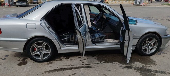Mercedes C 240 2000, 267,347 km - 2.4 л - Sabirabad