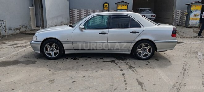 Mercedes C 240 2000, 267,347 km - 2.4 л - Sabirabad