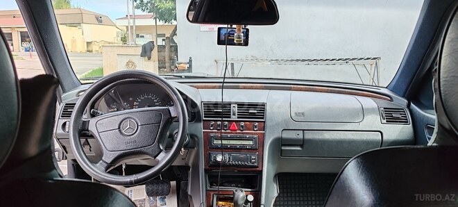 Mercedes C 240 2000, 267,347 km - 2.4 л - Sabirabad