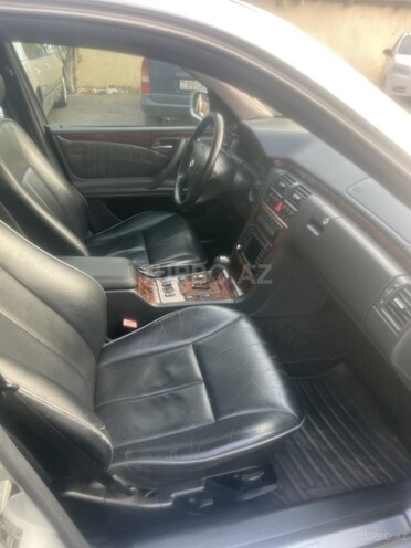 Mercedes E 240 2000, 477,545 km - 2.6 l - Bakı