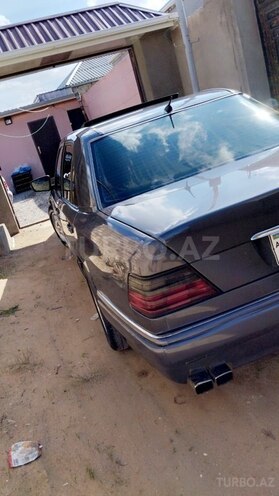 Mercedes E 220 1994, 292,453 km - 2.2 l - Bakı