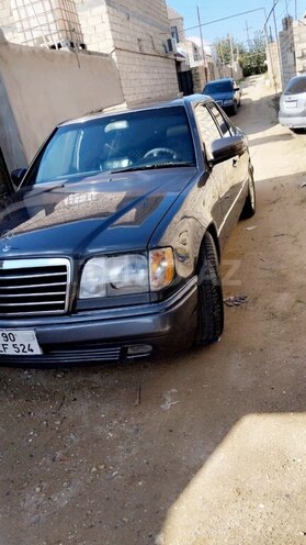 Mercedes E 220 1994, 292,453 km - 2.2 l - Bakı