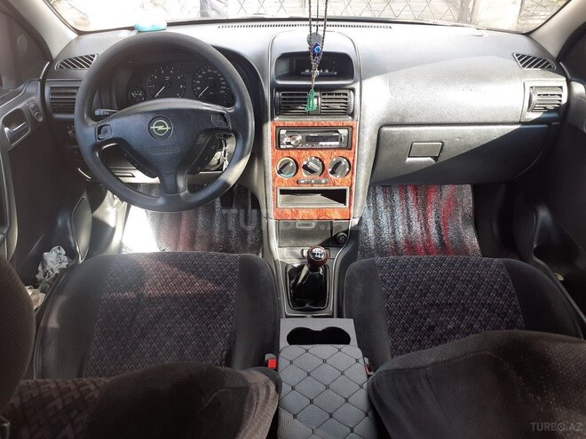 Opel Astra 2000, 260,000 km - 1.8 l - Qax