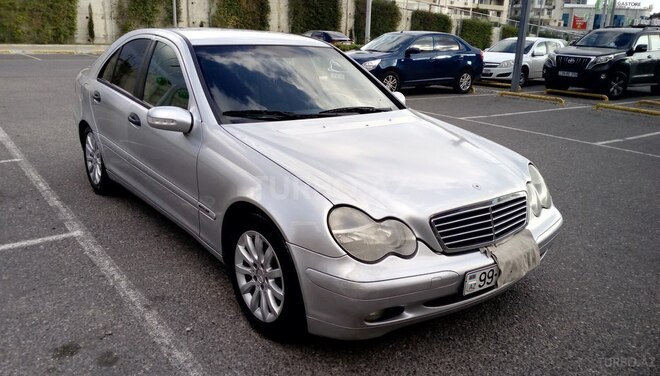 Mercedes C 220 2002, 428,536 km - 2.2 l - Bakı