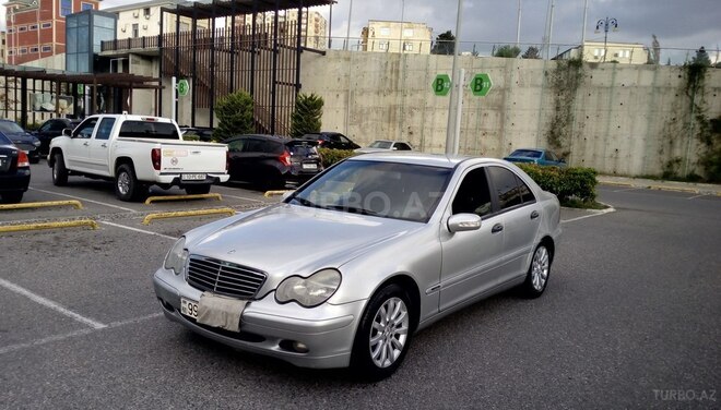 Mercedes C 220 2002, 428,536 km - 2.2 l - Bakı