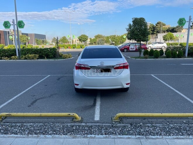 Toyota Corolla 2015, 146,800 km - 1.6 л - Bakı