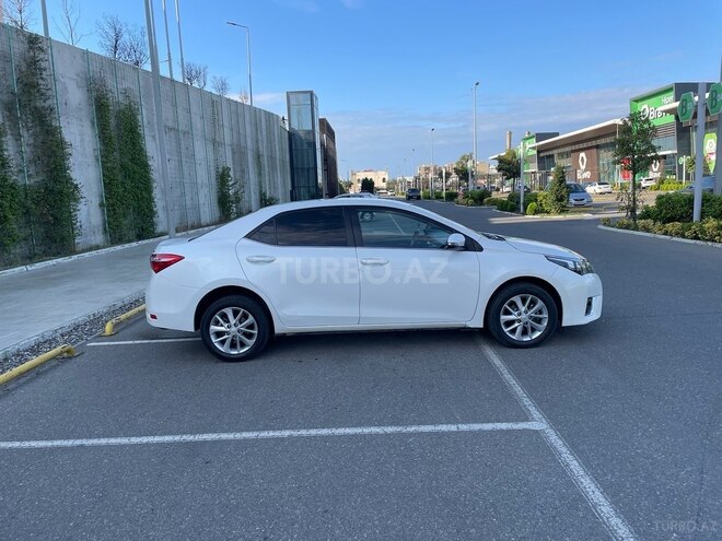 Toyota Corolla 2015, 146,800 km - 1.6 л - Bakı