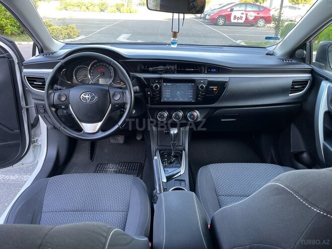 Toyota Corolla 2015, 146,800 km - 1.6 л - Bakı