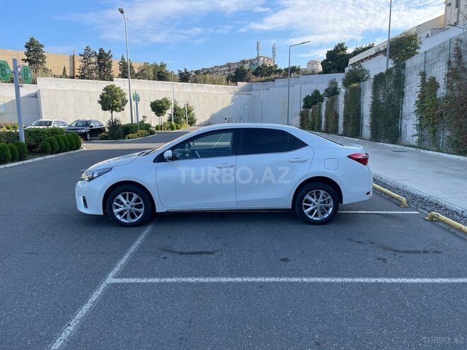 Toyota Corolla 2015, 146,800 km - 1.6 л - Bakı