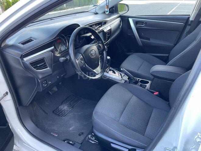 Toyota Corolla 2015, 146,800 km - 1.6 л - Bakı