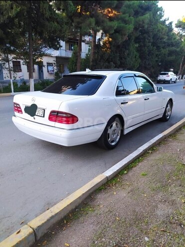 Mercedes E 240 1999, 345,000 km - 2.4 l - Sumqayıt
