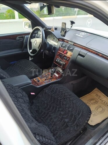 Mercedes E 240 1999, 345,000 km - 2.4 l - Sumqayıt