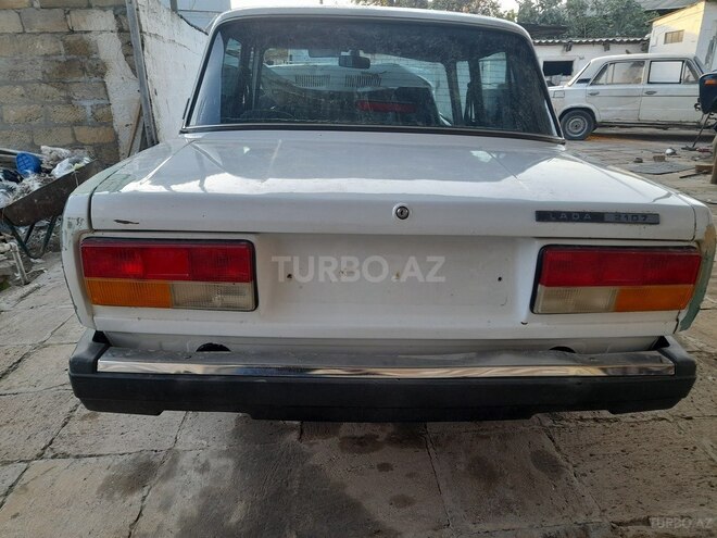 LADA (VAZ) 2107 2007, 13,161 km - 1.6 l - Salyan