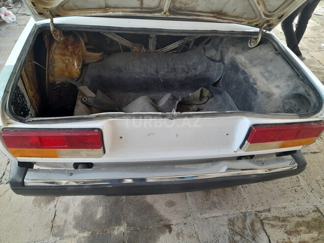 LADA (VAZ) 2107 2007, 13,161 km - 1.6 l - Salyan