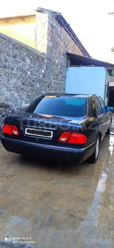 Mercedes E 230 1996, 285,000 km - 2.3 l - Şəki