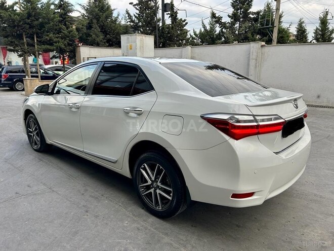 Toyota Corolla 2018, 190,000 km - 1.6 л - Bakı