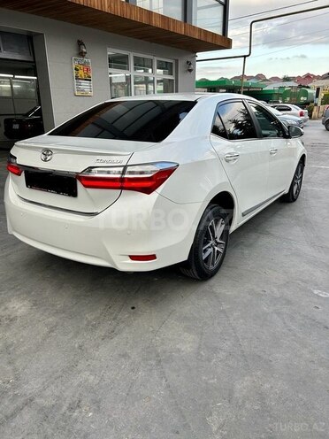 Toyota Corolla 2018, 190,000 km - 1.6 л - Bakı