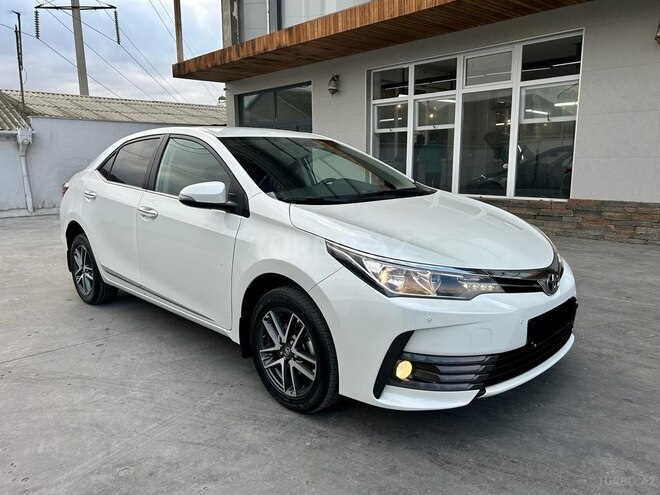 Toyota Corolla 2018, 190,000 km - 1.6 л - Bakı