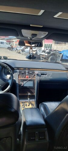 Mercedes E 320 2000, 226,113 km - 3.2 л - Qazax