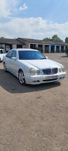 Mercedes E 320 2000, 226,113 km - 3.2 л - Qazax
