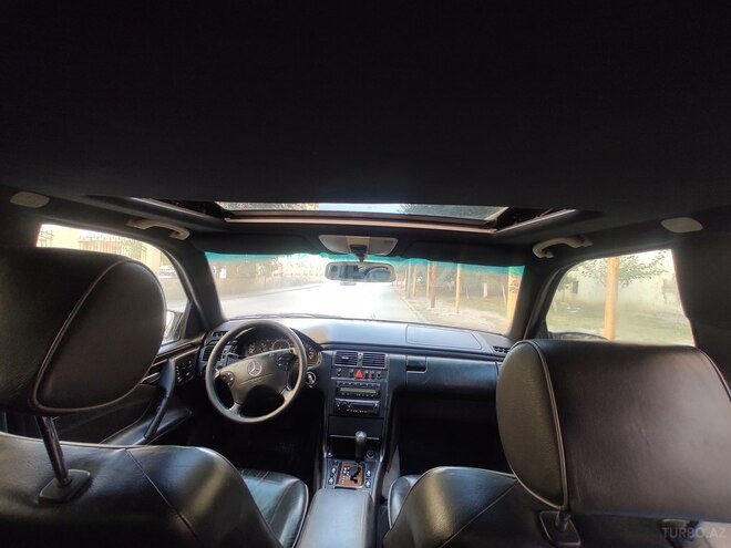Mercedes E 320 1999, 247,365 km - 3.2 l - Bakı